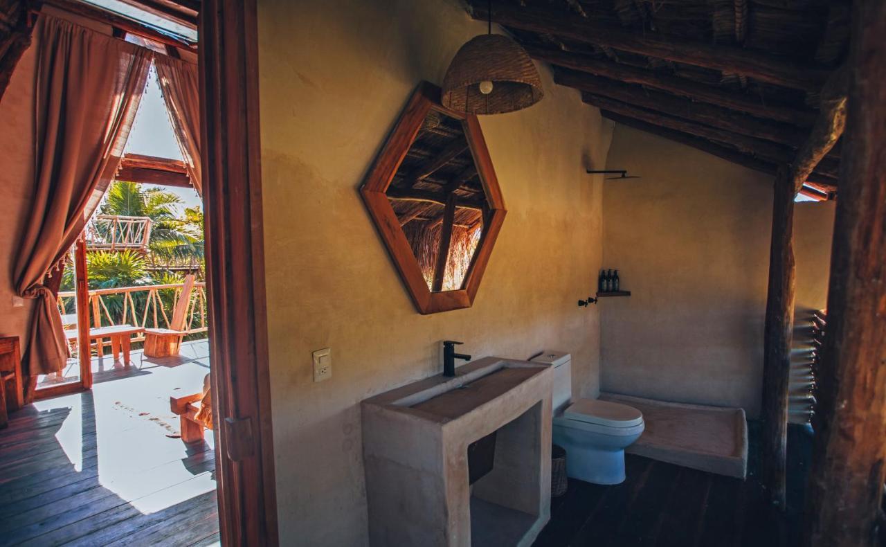 Ikal Tulum Hotel Dış mekan fotoğraf Bathroom at the Treehouse