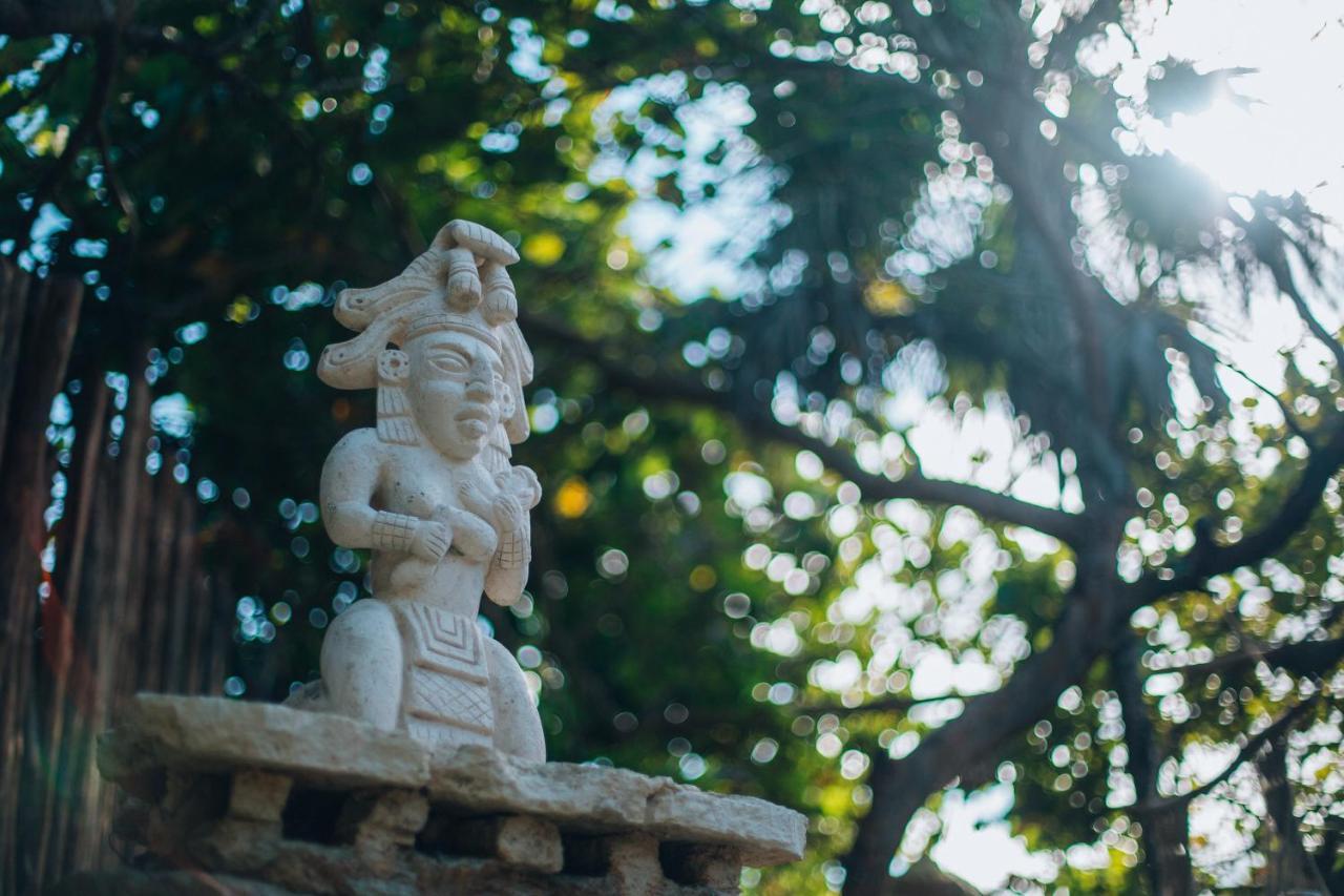 Ikal Tulum Hotel Dış mekan fotoğraf Statue of the Hindu god Ganesha at the temple