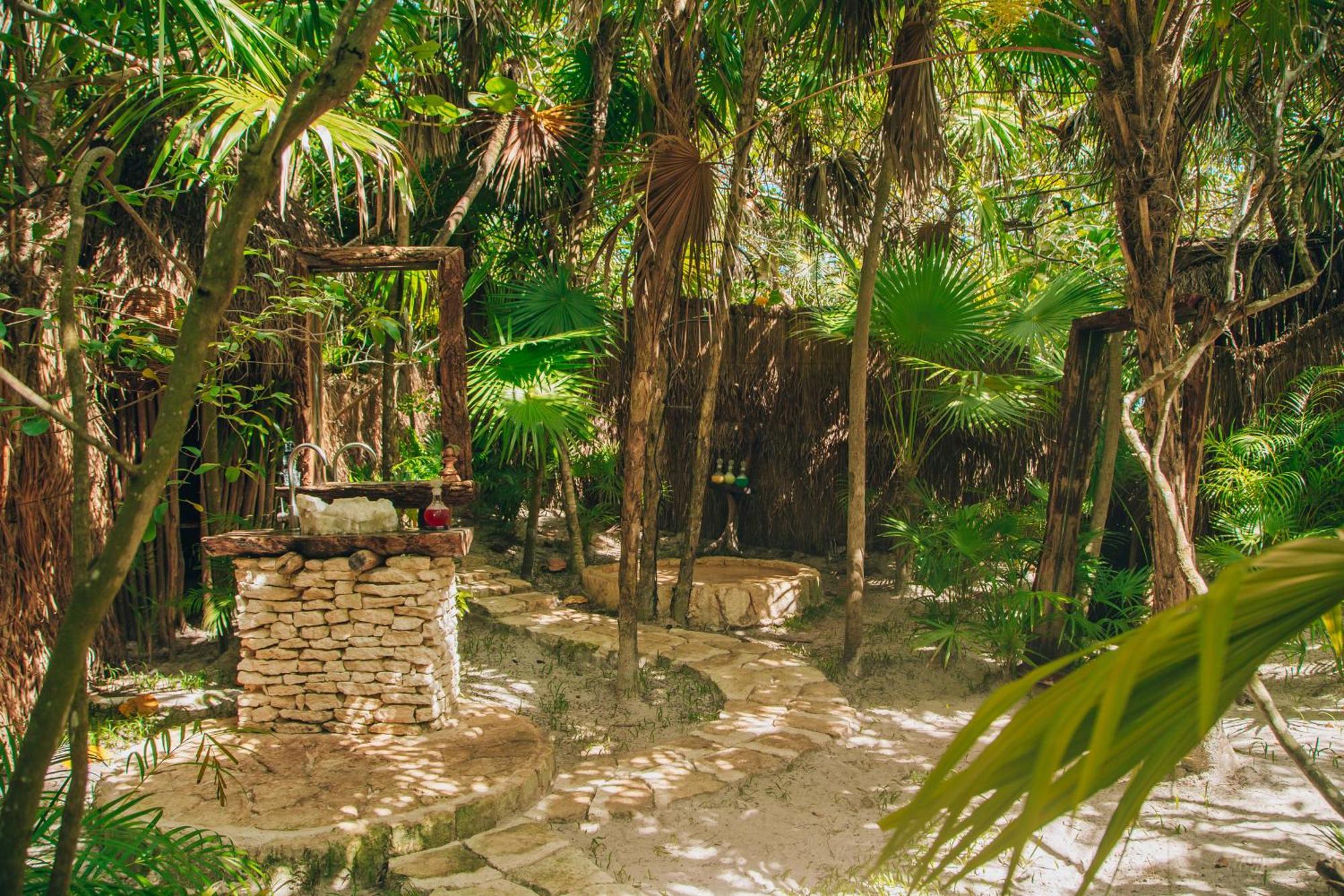 Ikal Tulum Hotel Dış mekan fotoğraf Xcaret Eco Park