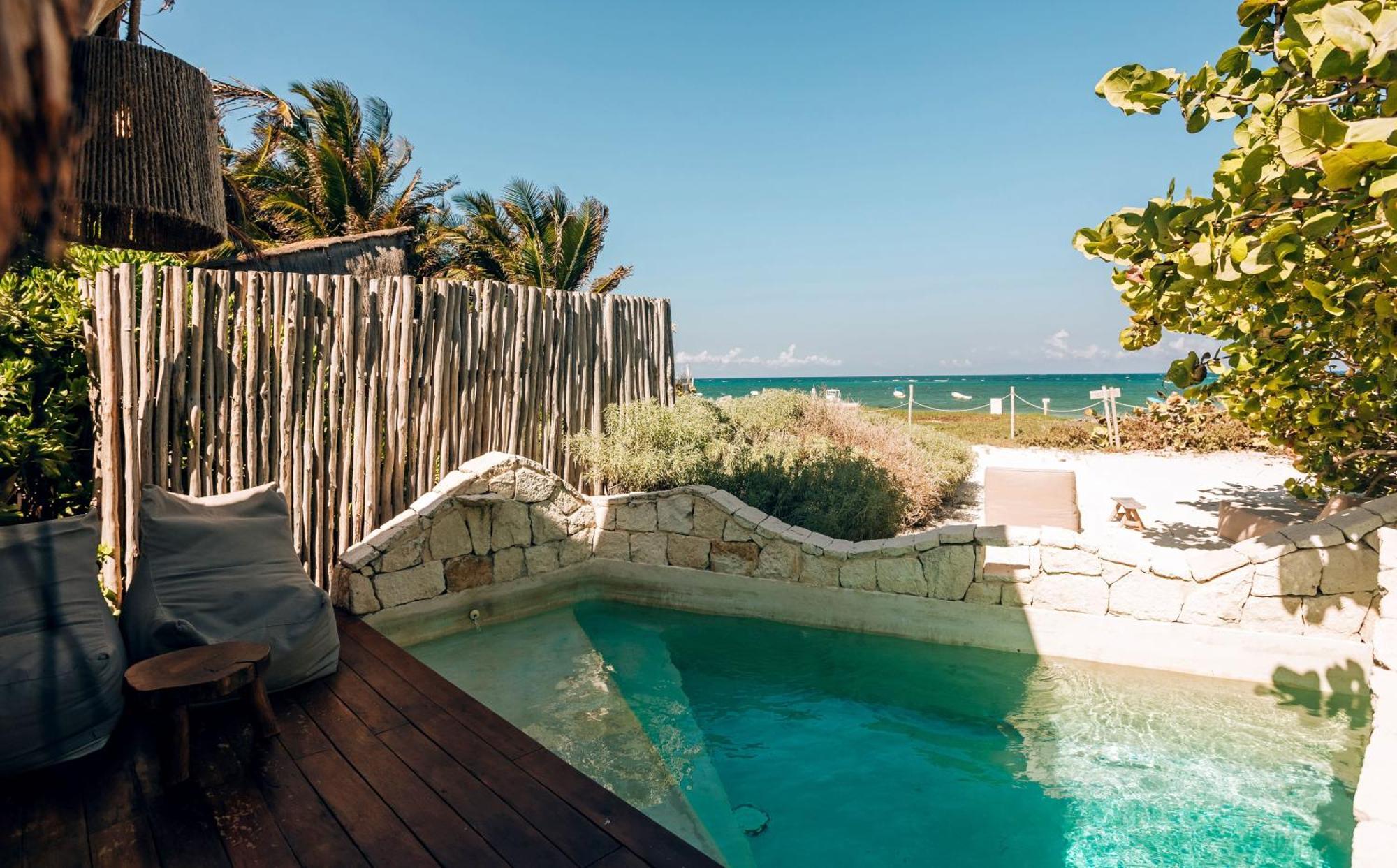 Ikal Tulum Hotel Dış mekan fotoğraf Beachfront pool at Habitas Hotel, Tulum, Mexico